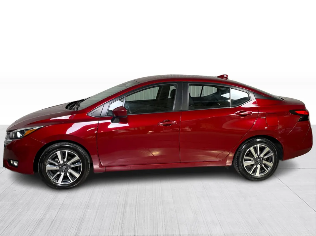 2024 Nissan Versa — photo 8