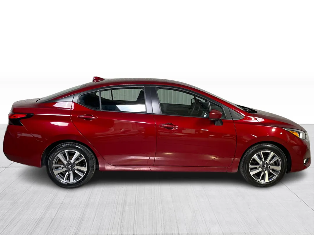 2024 Nissan Versa — photo 2