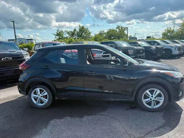 2021 Nissan Kicks - image 4