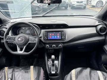 2020 Nissan Kicks - image 9