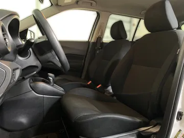 2023 Nissan Kicks - image 3