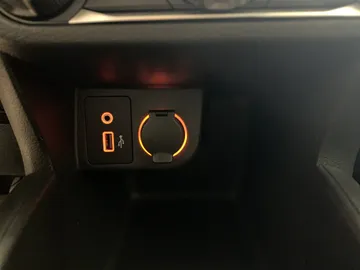 2023 Nissan Kicks - image 23