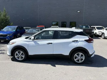 2022 Nissan Kicks - image 4