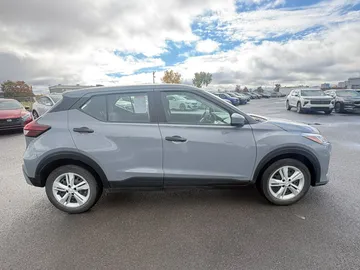 2024 Nissan Kicks - image 3