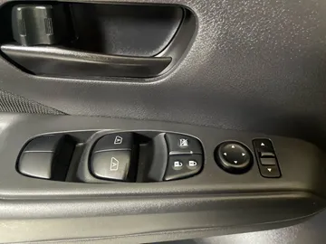 2024 Nissan Kicks - image 22