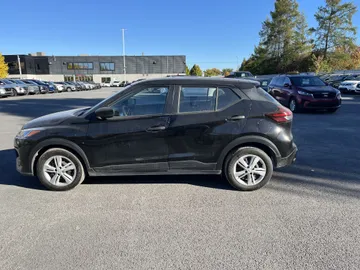 2024 Nissan Kicks - image 3