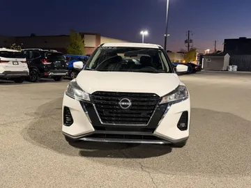 2024 Nissan Kicks - image 2