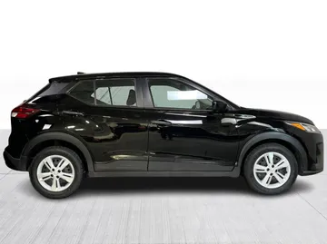 2025 Nissan Kicks Play - image 2