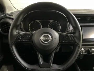 2025 Nissan Kicks Play - image 17