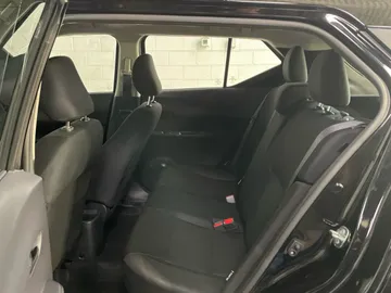 2025 Nissan Kicks Play - image 15