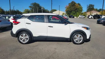 2020 Nissan Kicks - image 6
