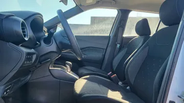 2020 Nissan Kicks - image 7