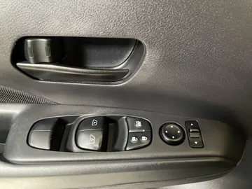 2024 Nissan Kicks - image 21