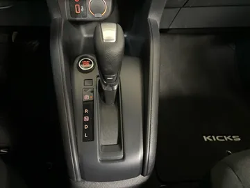 2024 Nissan Kicks - image 20