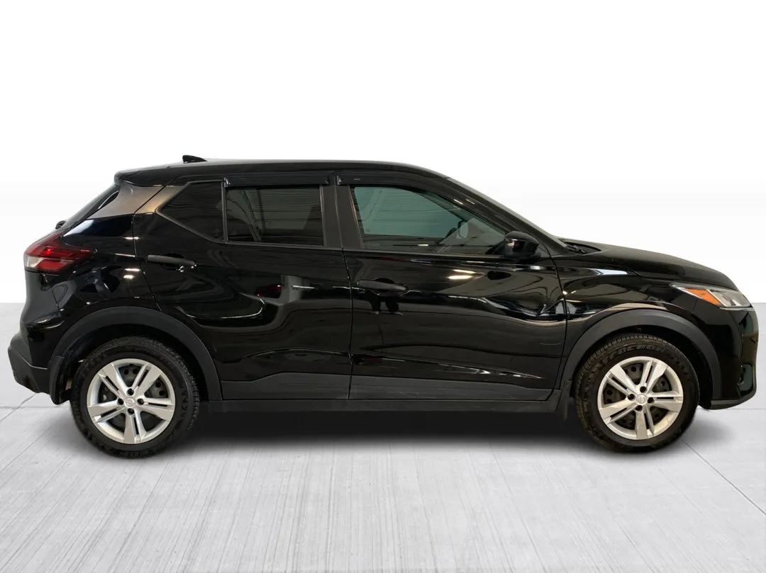 2023 Nissan Kicks — photo 2