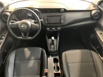 2023 Nissan Kicks - image 4
