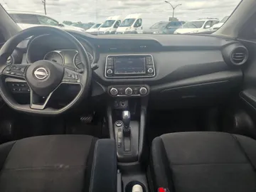 2025 Nissan Kicks Play - image 9