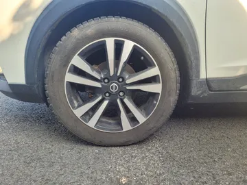 2019 Nissan Kicks - image 7
