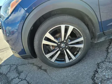 2019 Nissan Kicks - image 9