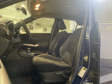 2019 Nissan Kicks - image 4