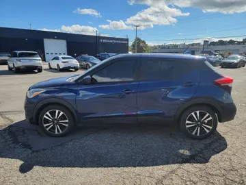 2019 Nissan Kicks - image 6