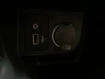 2019 Nissan Kicks - image 22