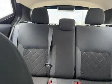 2019 Nissan Kicks - image 8