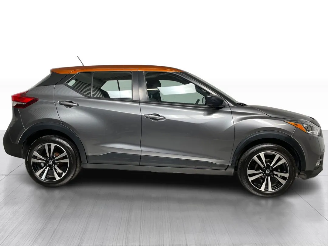2019 Nissan Kicks — photo 2