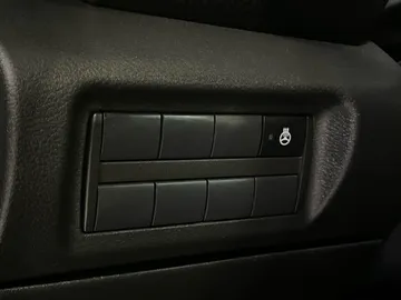 2025 Nissan Kicks Play - image 26