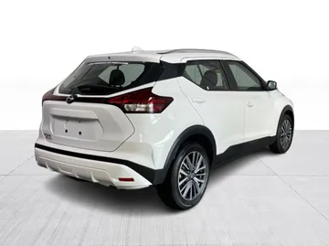 2025 Nissan Kicks Play - image 8
