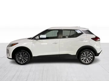 2025 Nissan Kicks Play - image 4