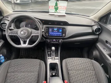 2021 Nissan Kicks - image 10