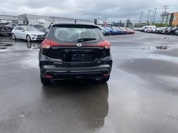 2021 Nissan Kicks - image 6