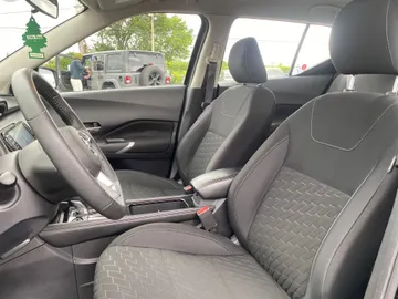 2021 Nissan Kicks - image 9