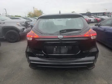 2025 Nissan Kicks Play - image 6