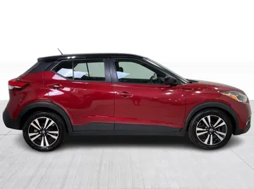2020 Nissan Kicks - image 2