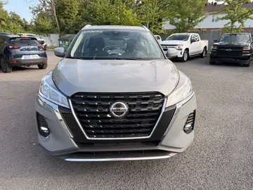 2021 Nissan Kicks - image 2
