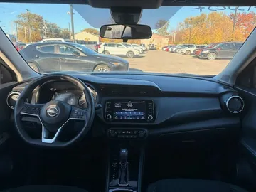 2024 Nissan Kicks - image 9