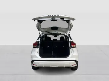 2024 Nissan Kicks - image 12