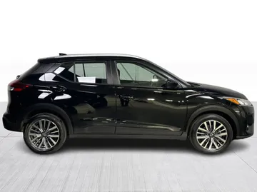 2025 Nissan Kicks Play - image 9