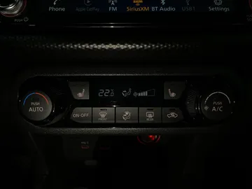 2025 Nissan Kicks Play - image 20