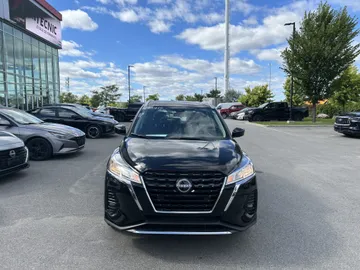 2025 Nissan Kicks Play - image 2