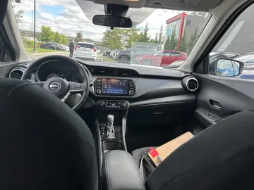 2025 Nissan Kicks Play - image 9