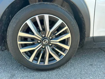 2021 Nissan Kicks - image 7