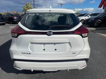 2024 Nissan Kicks - image 6