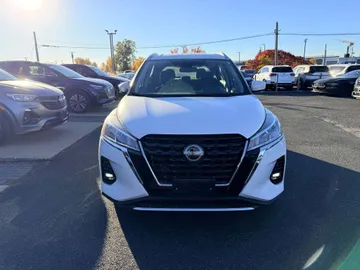 2024 Nissan Kicks - image 2