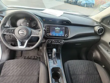 2025 Nissan Kicks Play - image 10