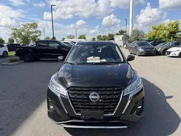 2025 Nissan Kicks Play - image 2