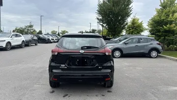 2021 Nissan Kicks - image 6