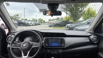 2021 Nissan Kicks - image 8